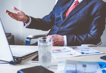مؤشرات الأداء (KPIs) اللي لازم كل صاحب مركز علاج طبيعي يتابعها